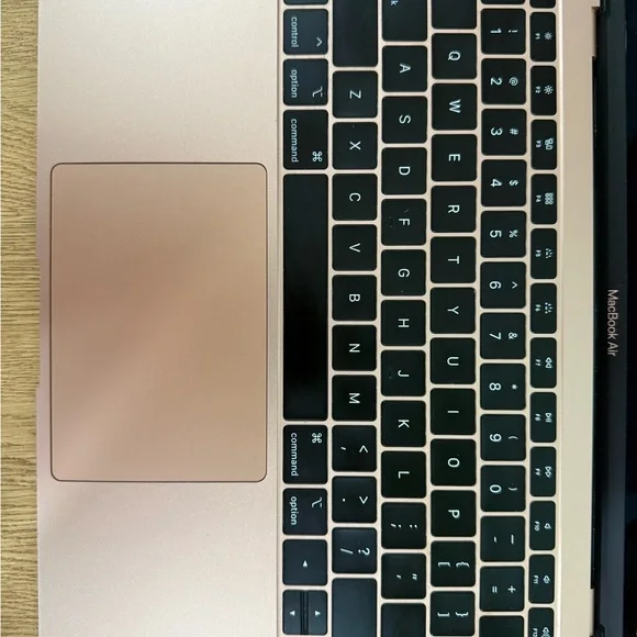 13” Apple MacBook Air - Rose Gold, MacOS Sonoma - Picture 3 of 9